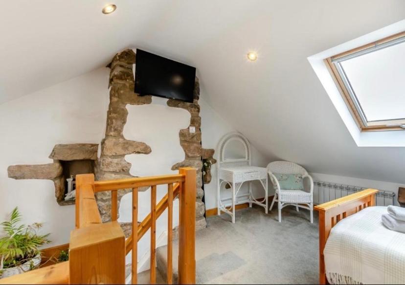 Westside Cottage, Newby, Clapham, Yorkshire Dales National Park, Famous Three Peaks, Near The Lake District, Pets Are Welcome Newby  Exterior foto